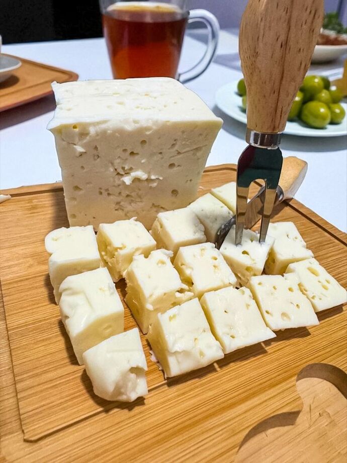 Kahvaltıda sınırsız peynir hakkın olsa hangisini seçerdin?