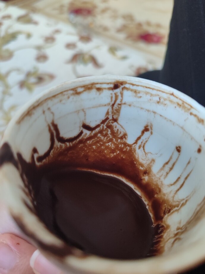 Şu an ne görüyorsun, bana da anlatır mısın?