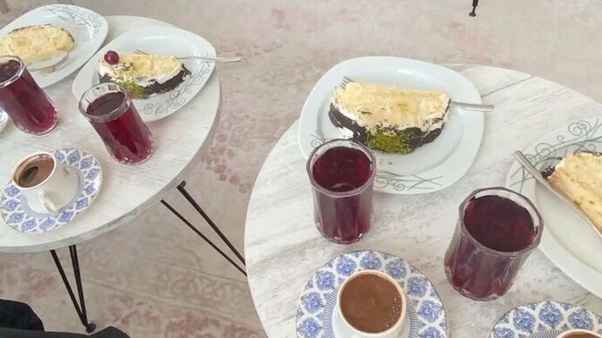Dar vakitte arayıp “Evde misiniz” diye soran misafirleri sever misiniz, gelmelerini ister misiniz?