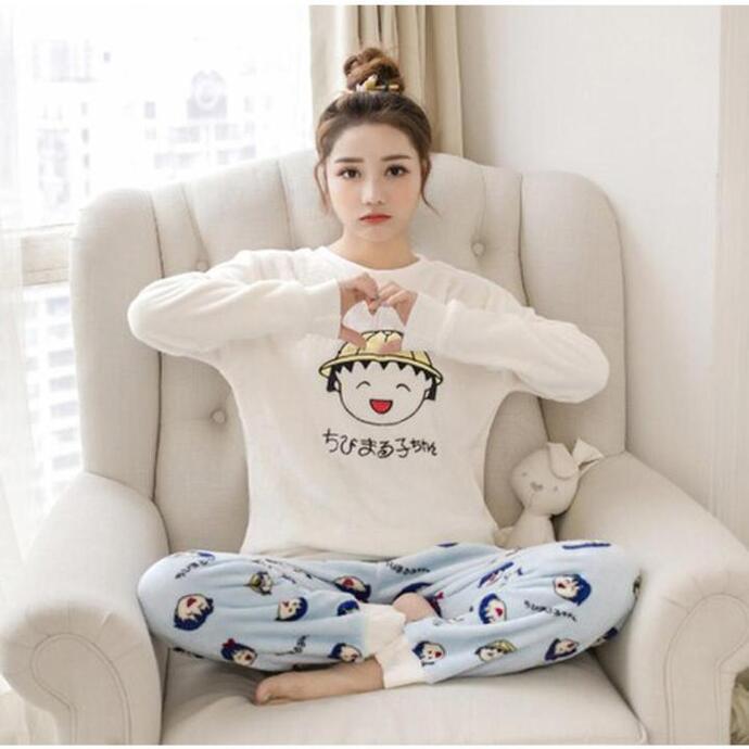 Pijama takımlı ve saçları doğal toplanan kız çekiciliği diye bir şey var, haksız mıyım?
