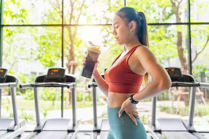 Aç karnına spor yapmak mı tok gitmek mi?