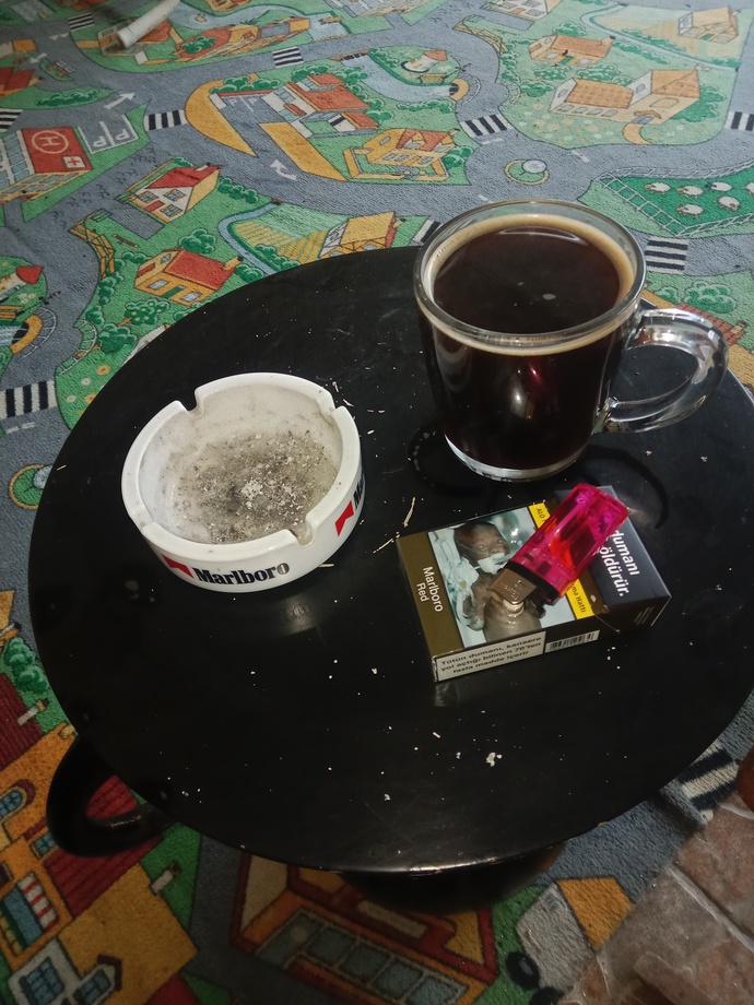 Kahvaltıdan sonra sıcak içecek olarak çay mı, kahve mi tercih ediyorsunuz?