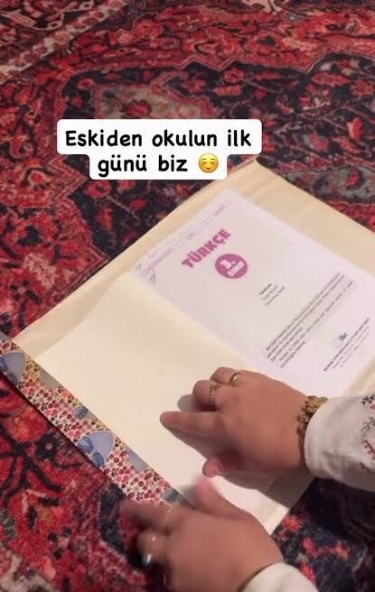 Eskiden okulun ilk günleri defter/kitap ciltlediginiz zamanları hatırlıyor musunuz?