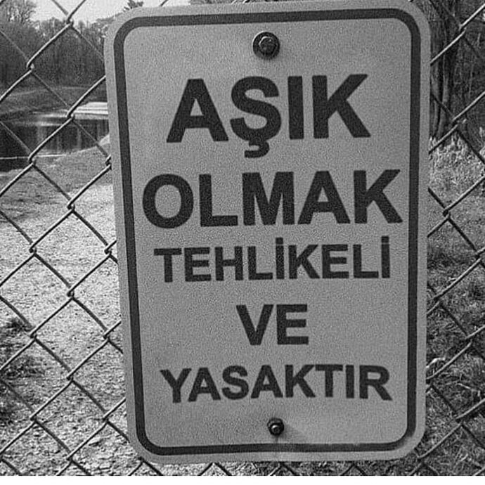 Böyle bir tabela görseniz, yine de girer miydiniz?