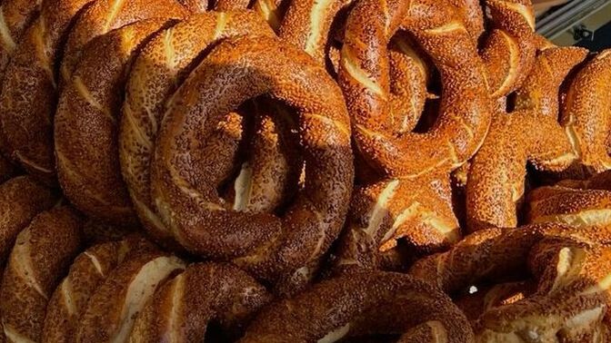 Lütfen birisi doğruyu söylesin simit mi? Gevrek mi 🙄 ?