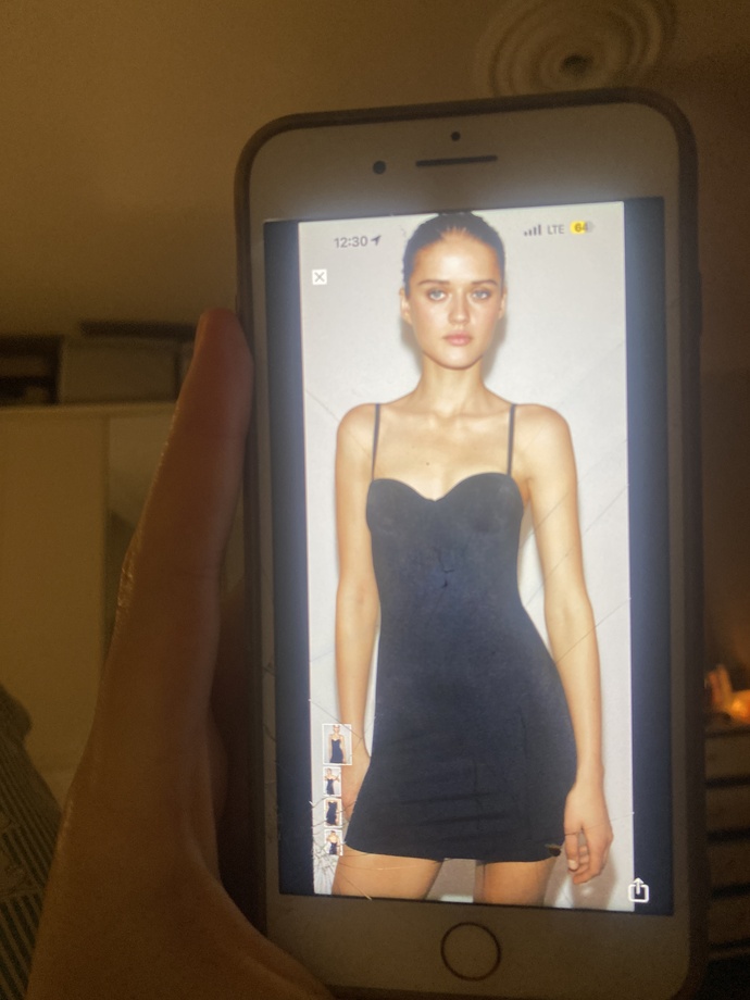 Boydan foto çekincem elbiseyle hangisi daha güzel bu ikisinden sizce?