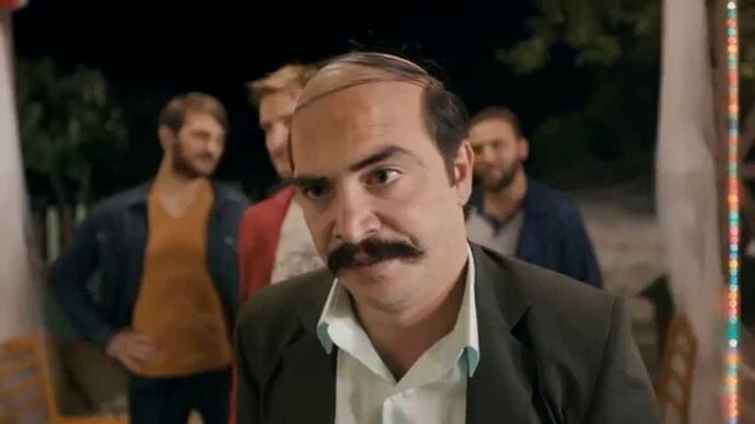 Lafını esirgememek ile patavatsızlık aynı şey mi?