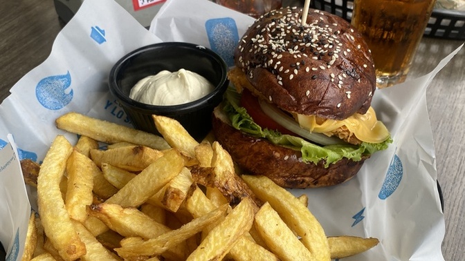 Sabah kahvaltısında hamburger yenir mi?