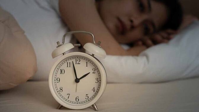 Gece yatmadan önce alarm kurar mısınız?