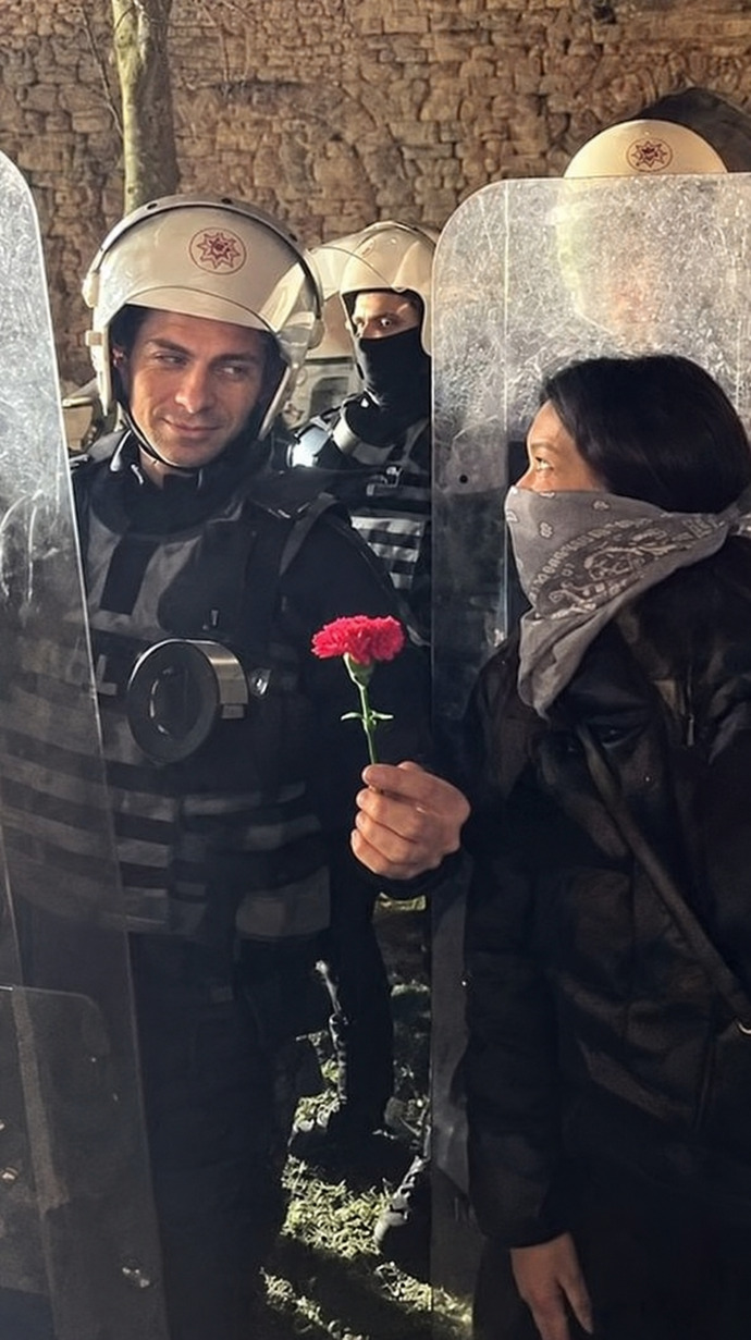 Siyasi görüş farklılığı aşka engel midir?