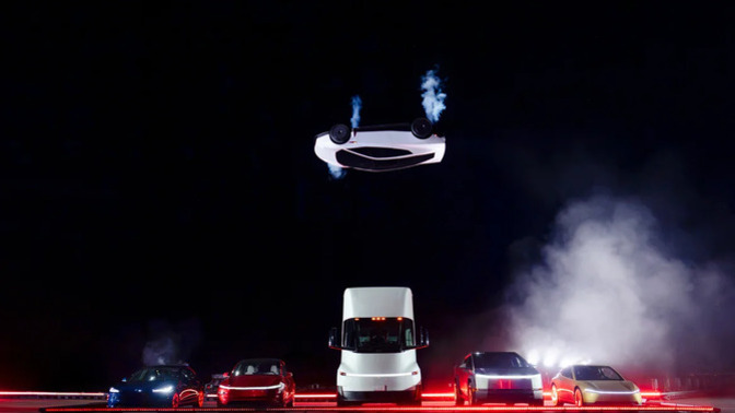 Teslanın uçan arabası Roadsteri alınca seni bindirirmiydim söyleyim mi :)?