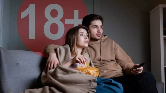 Partnerinizle birlikte erotik bir film izlemek yatak odasındaki monotonluğu kırar mı?