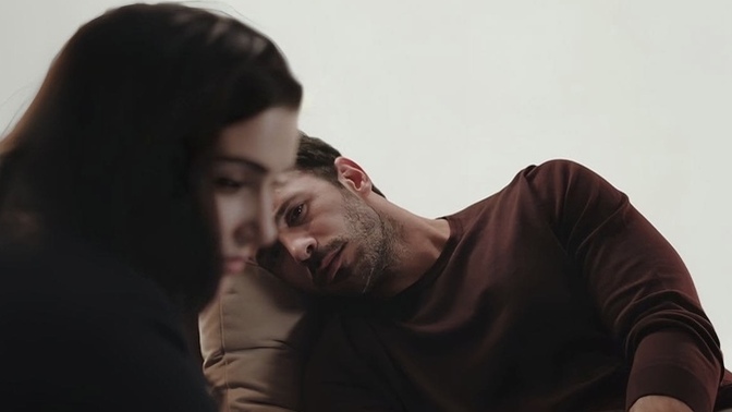 Hiç kendi duygusal enkazınızı başkasının sevgisiyle toparlamaya çalıştınız mı?