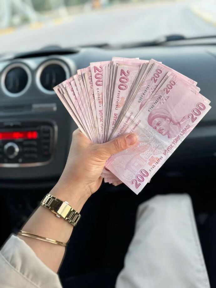 Sevgilin kredi kartına takla attırmak zorundayım dese destek olurmusun 🙄 ?