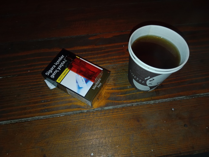 Gece çay mı kahve mi, siz hangisini tercih ediyorsunuz?