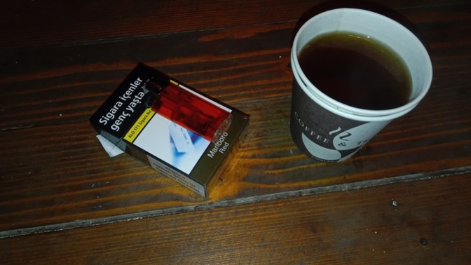 Gece çay mı kahve mi, siz hangisini tercih ediyorsunuz?