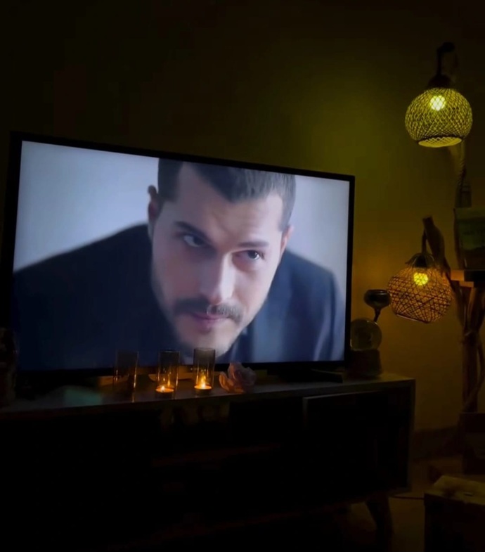 Televizyon izlerken ortamın aydınlık mı yoksa karanlık mı olmasını seversiniz?