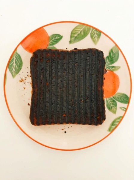 Kahvaltıda tost ister misiniz?