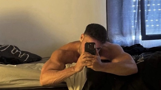 Kendisi hiç fotoğraf atmadan sürekli yeni fotoğraf isteyen erkekle olur mu?
