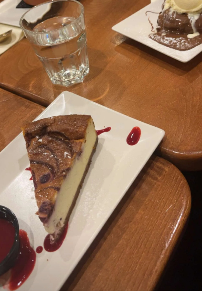 Beraber cheesecake yer miyiz?