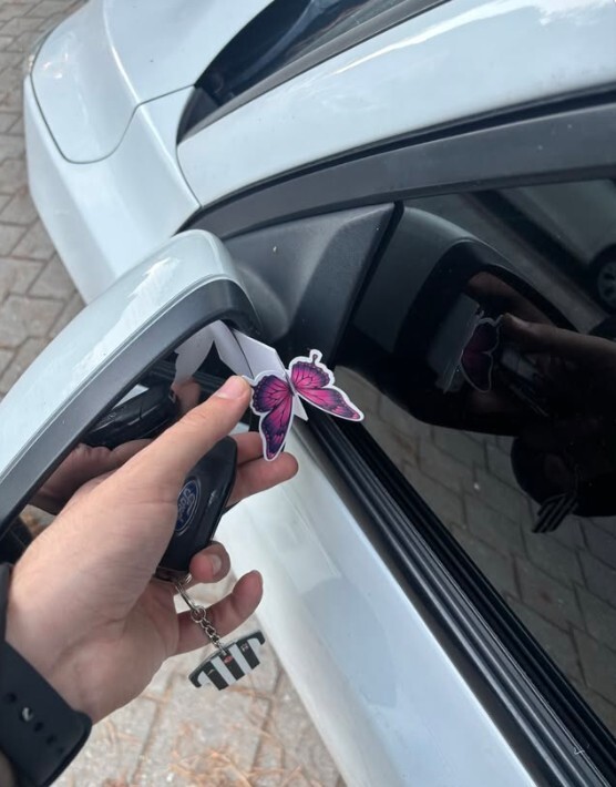 Arabanıza ya da motorunuza ya da bisikletinize biri emoji veya not vb bıraksa dikkatinizi çeker miydi?