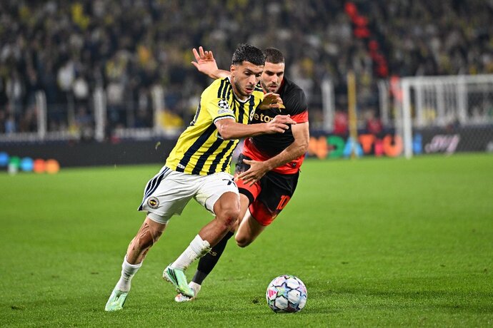 Fenerbahçe 2 - Slavia Prag... Sarı lacivertliler son dakikada yediği golle kritik iki puan bıraktı! Maçı nasıl buldunuz?