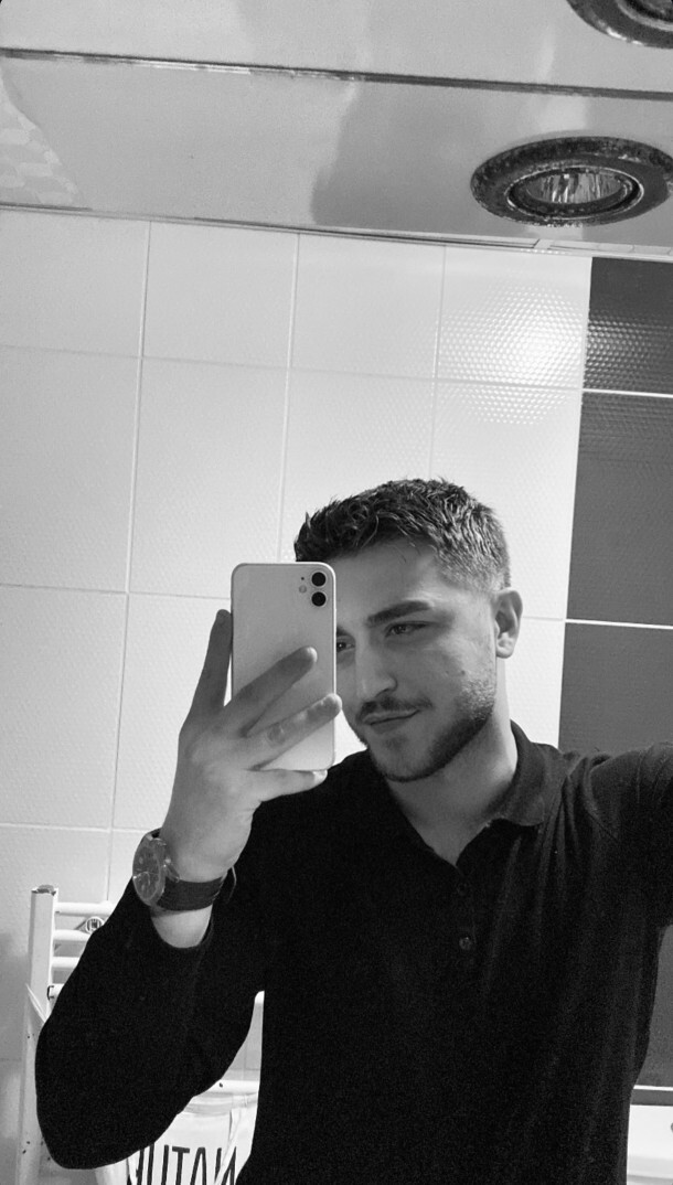 Lanet olsunnn cokk yakisikliyim Allah kahretsin nasılım?