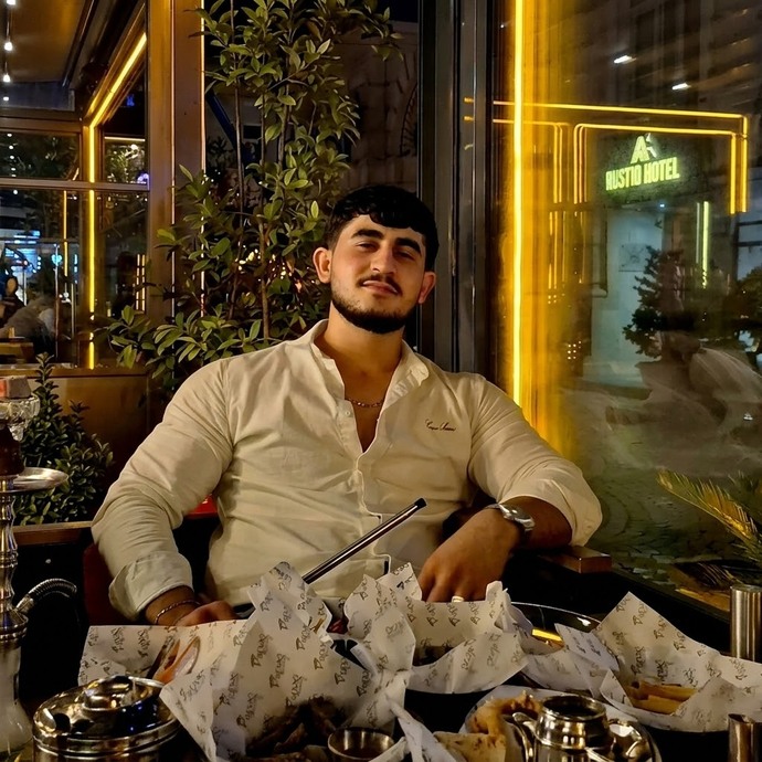 Yargılamayın ama bu çocuk tatlı mı sizce, evet desem olur mu?