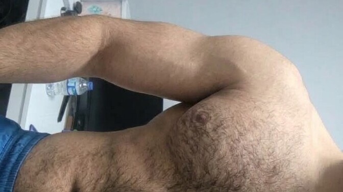 Kızlar, sizce erkekte vücut kılı erkeklik ve dominantlık göstergesi mi, yoksa itici mi?