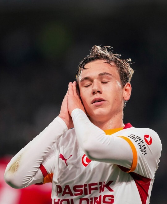 Yılın transferi! Gsli Batrakow sizce de çok havalı bir futbolcu değil mi?