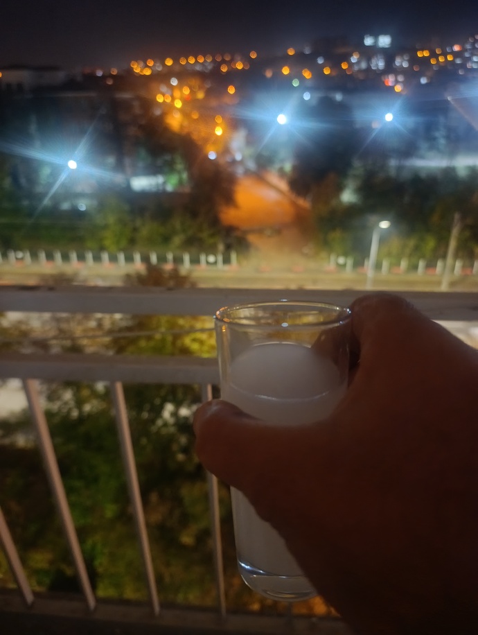 Bütün renkler aynı hızla kirleniyordu.. rakıya zam yaptılar..:))