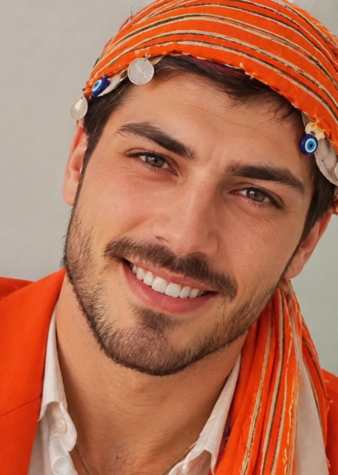 EErkek versiyonum bu sitedeki erkeklerin hepsinden daha yakişikli değilmi?