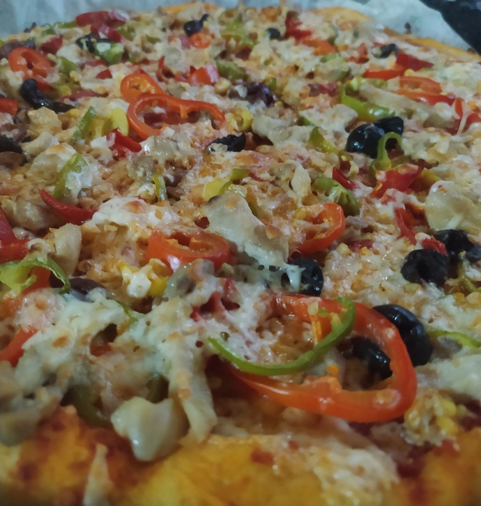Annemle tavuklu ev pizzası yaptık, sana kaç dilim verirdim söyleyeyim mi🤣?