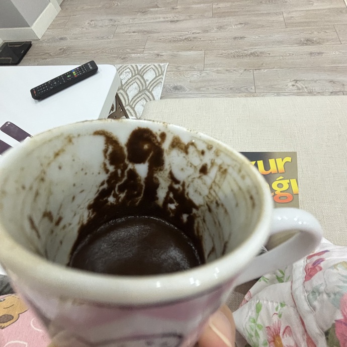 Kızlar, bir konuda fikrinizi alabilir miyim?