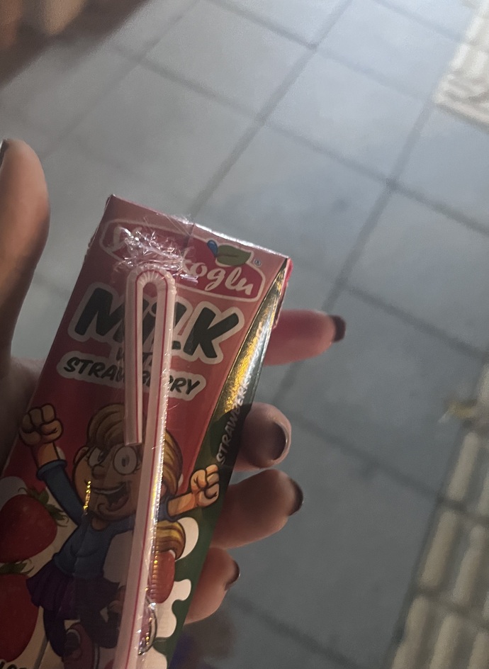 Çilekli süt sever misin?