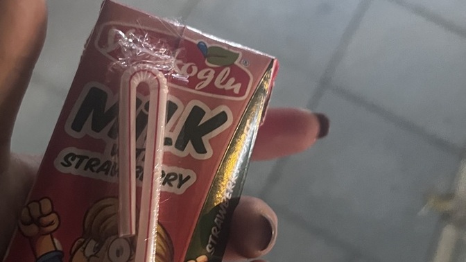 Çilekli süt sever misin?