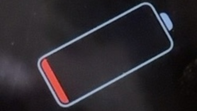 Telefonum saatlerdir böyle ve açılmıyor. Sorun ne olabilir nasıl açılır 😢😢?
