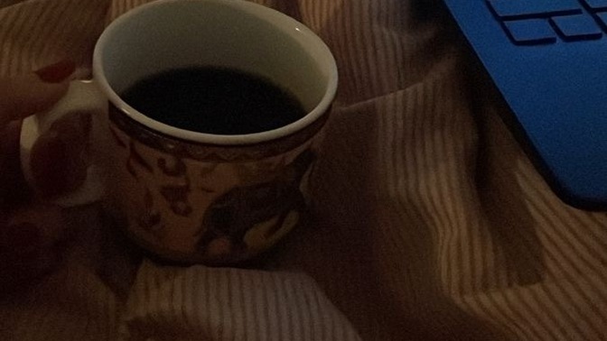 Akşam kahve içmek cidden uyku kaçırır mı, sütlü kahve uyku getirmez miiğ🐣?