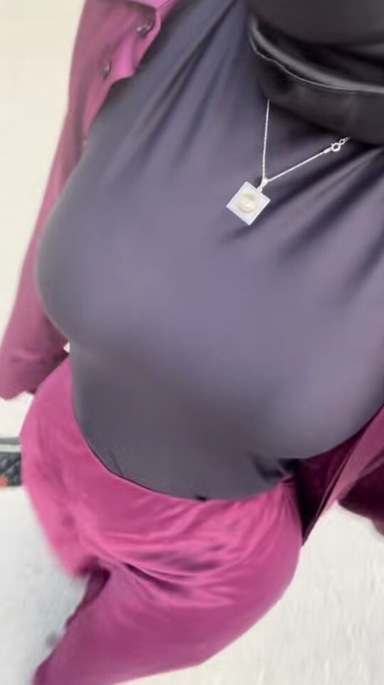 Badi giyim tarzı ve fizik sizce güzel duruyor mu?