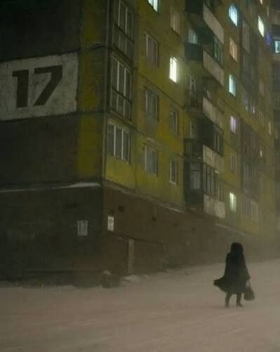 Oturduğun bina kaç katlı?