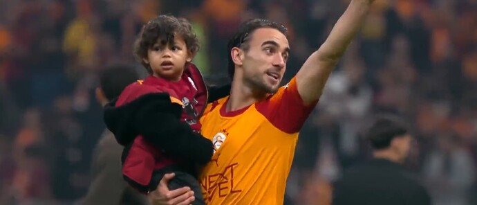 Hangi takımın futbolcuları size daha yakışıklı geliyor?
