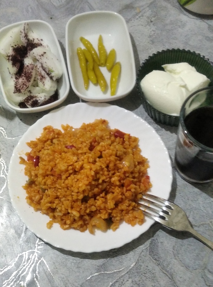 Pilavı çatal mı yoksa kaşık ile mi yersiniz 😆?