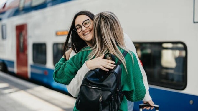 Arkadaşın başka bir şehre taşınırsa üzülür müsün?