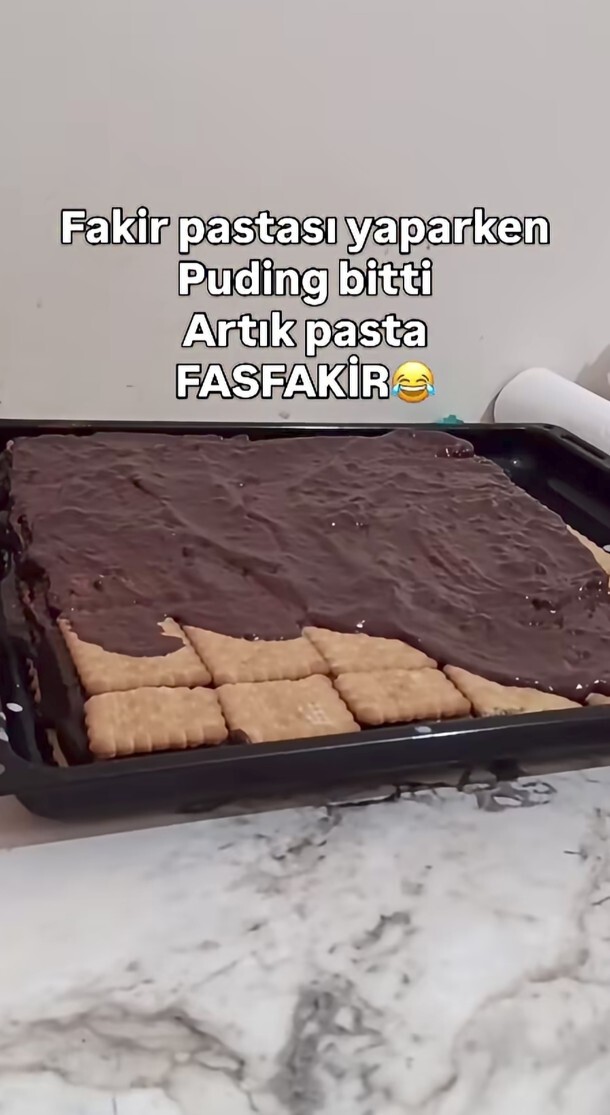 Tatlımdan sana da verir miyim, yoksa birazını şimdiden tırtıklayayım mı?