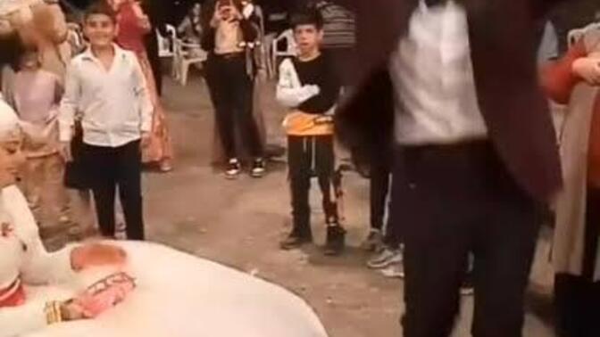 Düğünler kadar gereksiz gösterişin yapıldığı başka bir organizasyon var mı?
