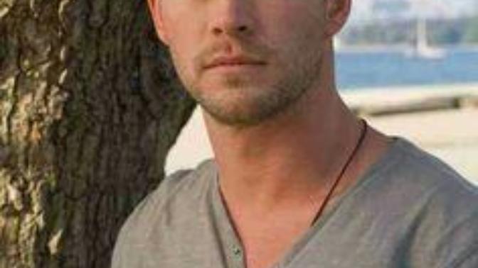 Chris Hemsworth saçsız hali?