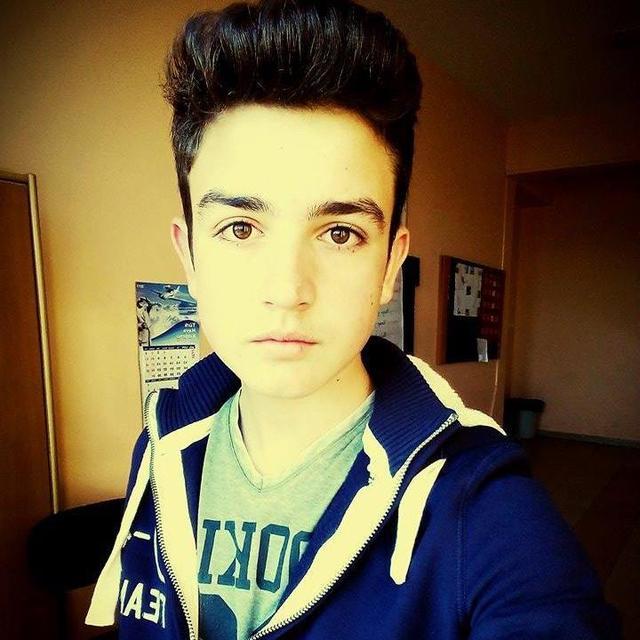 Sizce bu çocuklar yakışıklı mı?