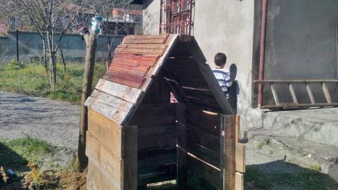 Köpek kulübesi yaptım, nasıl olmuş sizce, birde isim önerebilir misiniz kulübeme?