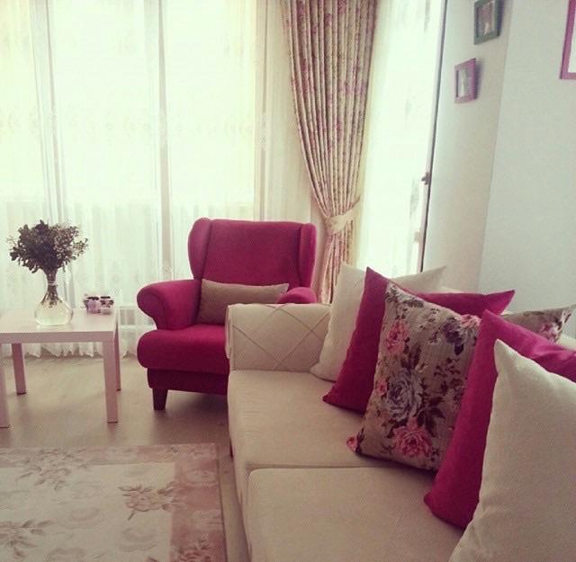 Villa mı istersiniz yoksa küçük normal  bir  ev mi?
