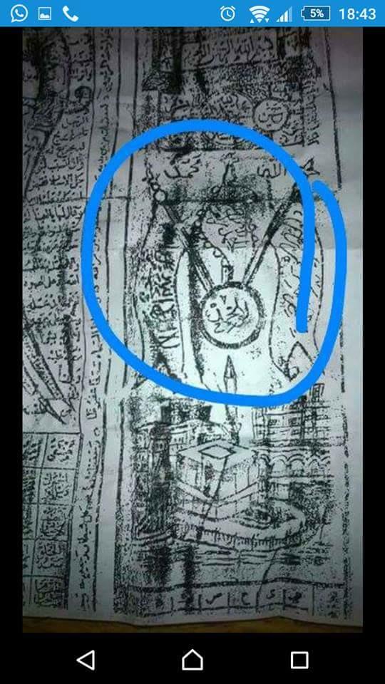 Arkadasimin kolyesinin icinden buyu kagitlari gibi seyler cikti yardim edin?